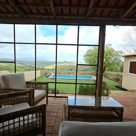 Casa Com Piscina E Vista Montanha Alenquer Nyaraló *